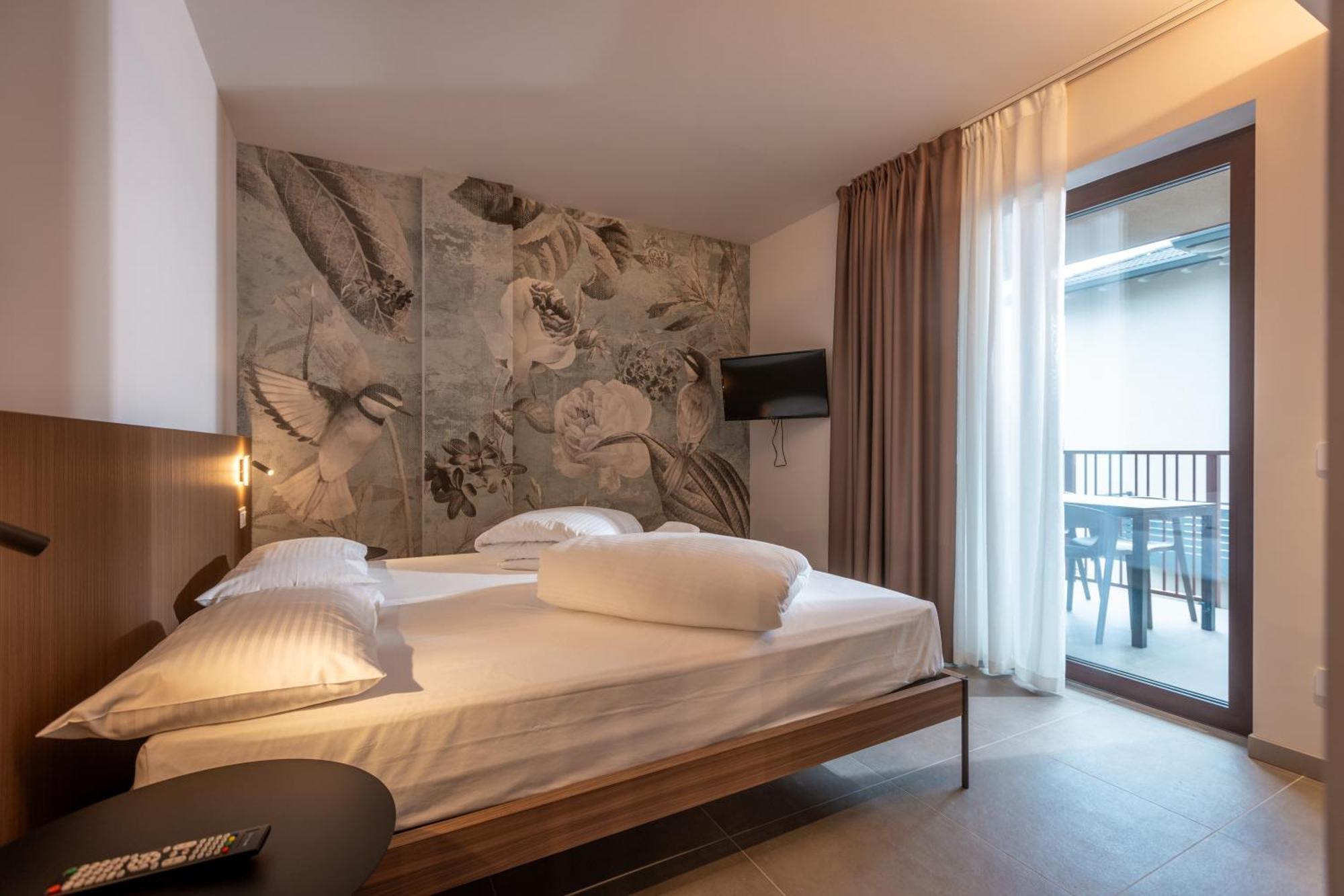 Paradise Aparthotel