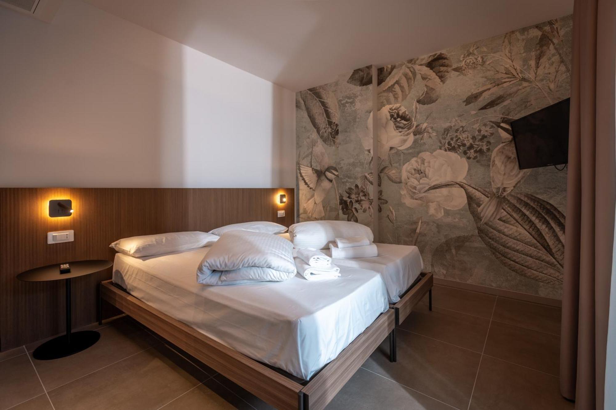 Paradise Aparthotel 3*