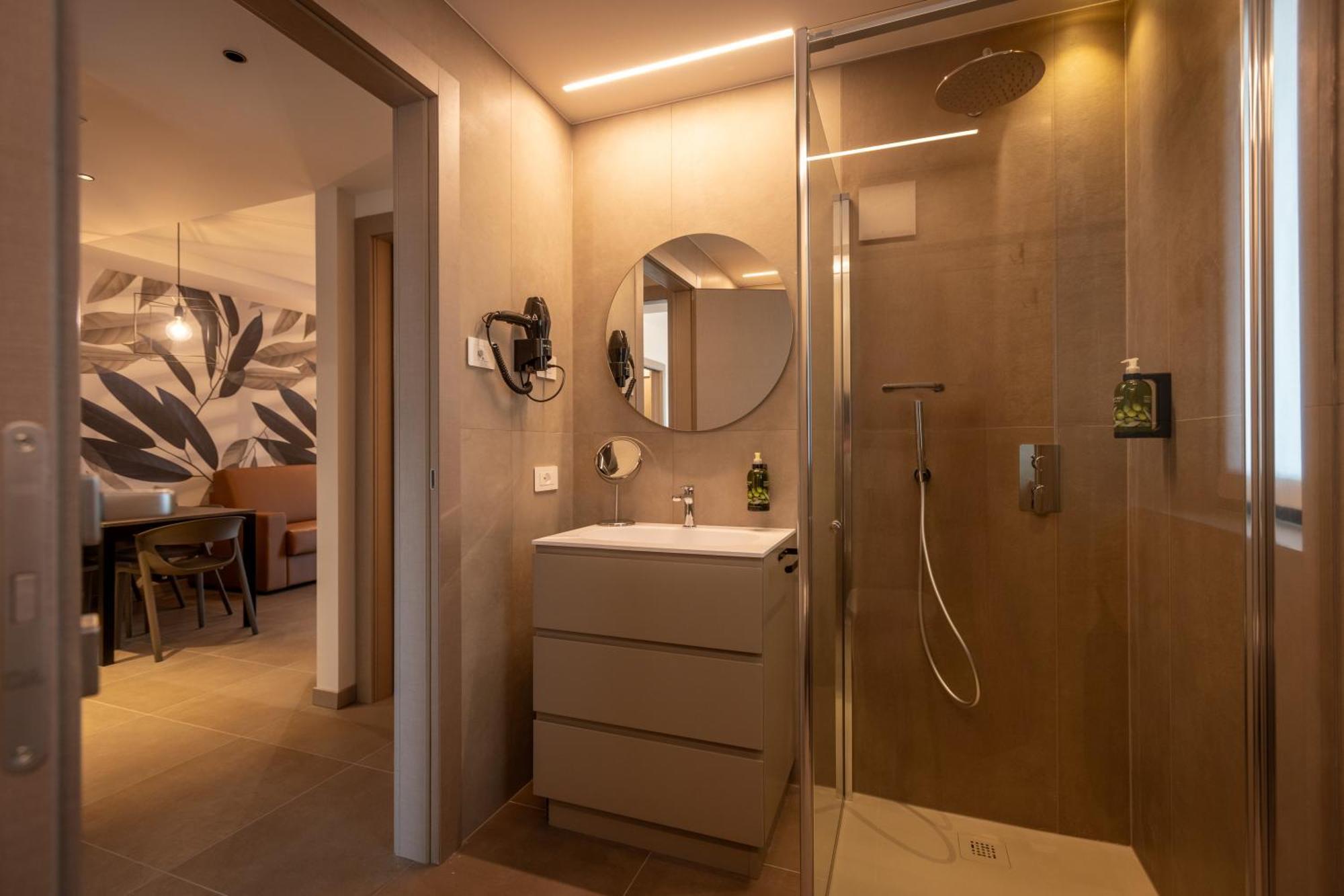 Paradise Aparthotel